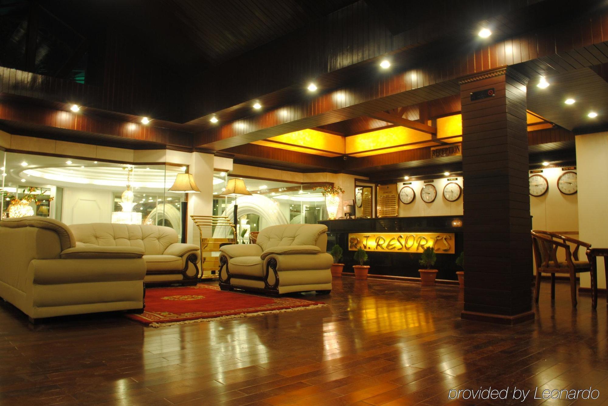R.J.Resorts Darjeeling  Interno foto