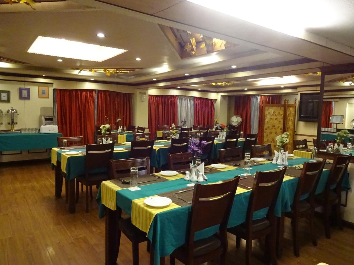 R.J.Resorts Darjeeling  Esterno foto